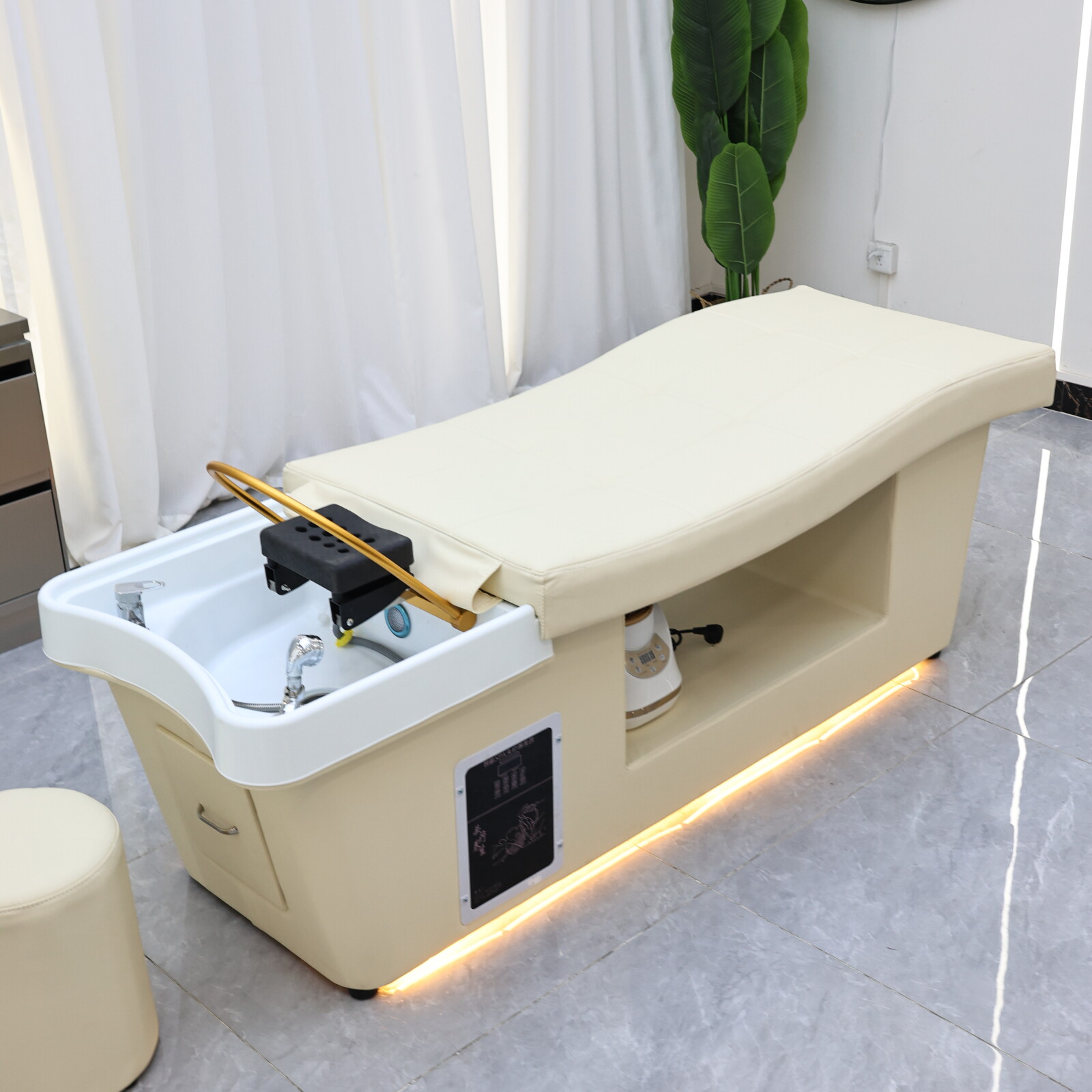 Stół do masażu XinSheng z funk – Wellness Spa With Massage recenzja i cena